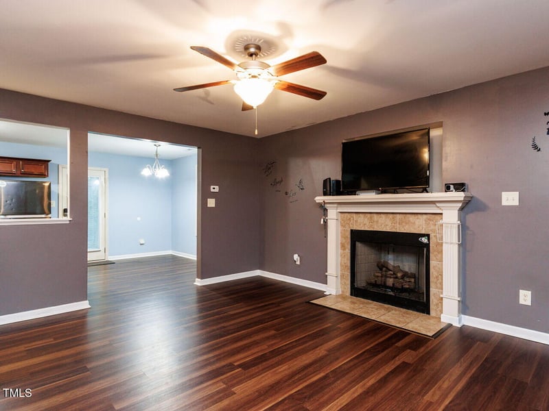 195 Cherryhill Dr, Four Oaks, NC 27524