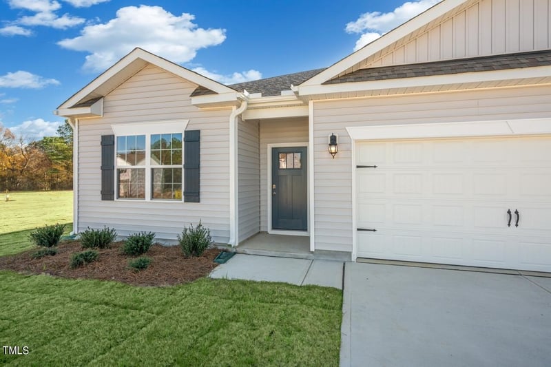 195 Hawksmoore Ln, Lillington, NC 27546