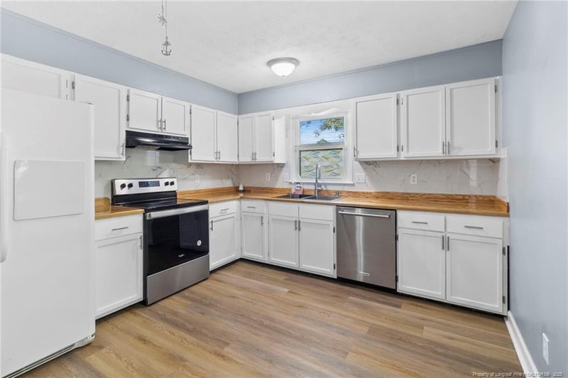195 Paddlewheel Rd, Fayetteville, NC 28314