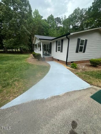 195 Windsong Ln, Youngsville, NC 27596