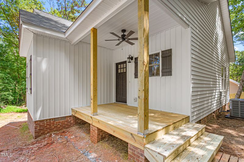 1952 Lewis Dr, Burlington, NC 27215
