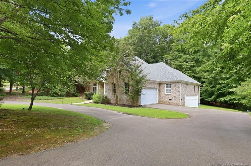 1954 Duffers Ln, Sanford, NC 27332