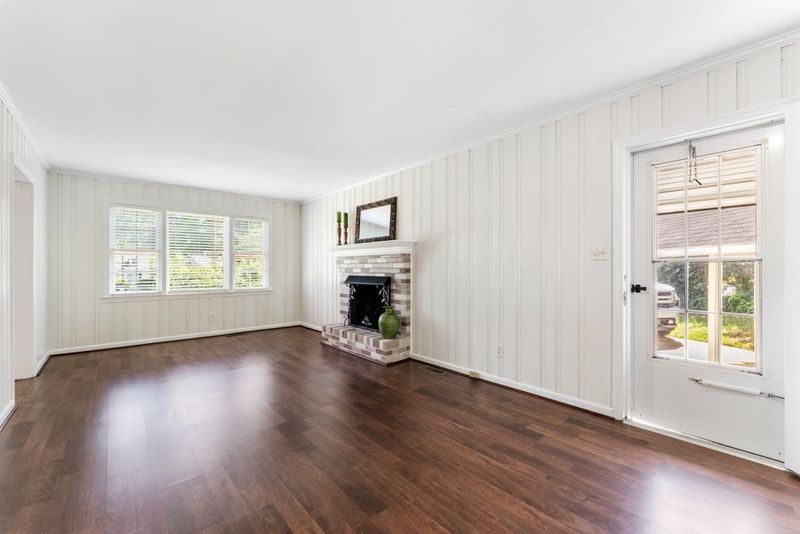 1955 Bernard St, Raleigh, NC 27608