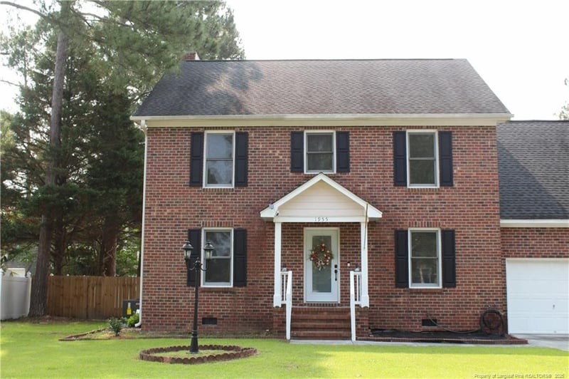 1955 Fairforest Dr, Fayetteville, NC 28304