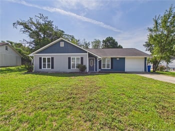 1956 Nordic Dr, Fayetteville, NC 28304