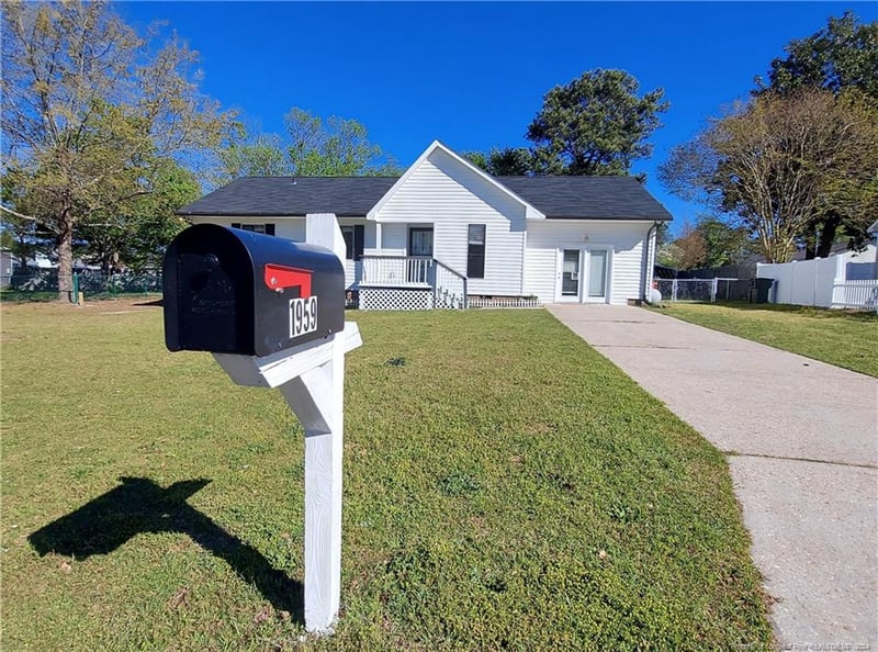 1959 Kenmore Dr, Fayetteville, NC 28304