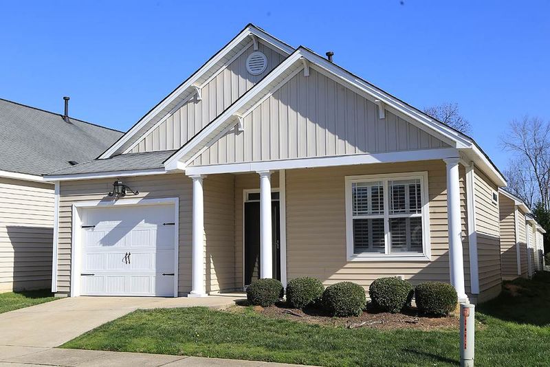 196 Denby Cir, Clayton, NC 27527