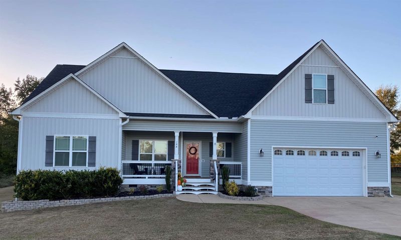 196 Fox Run Ct, Benson, NC 27504