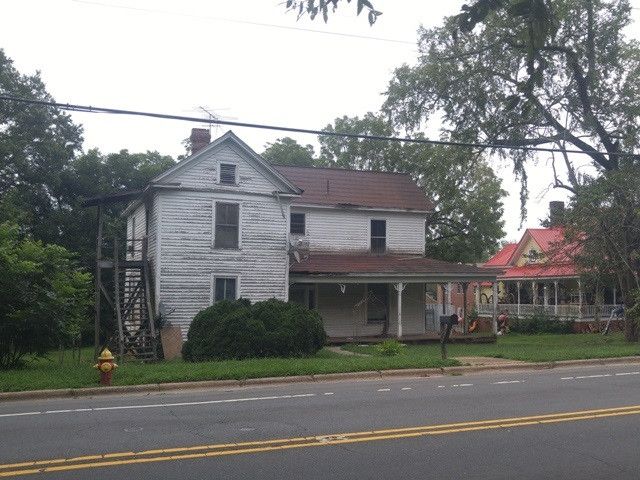 196 Hillsborough St, Pittsboro, NC 27312