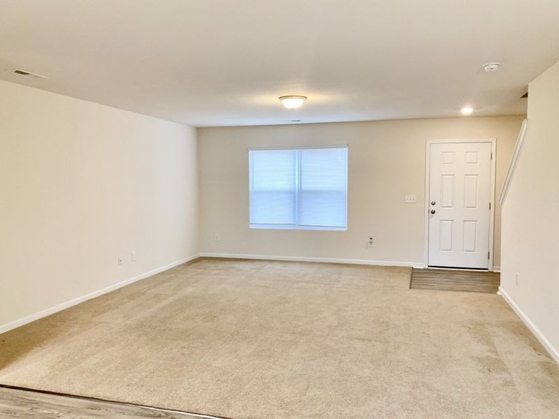 196 Steamboat Ln, Burlington, NC 27217