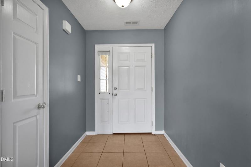 1961 Yellowbrick Rd, Fayetteville, NC 28314
