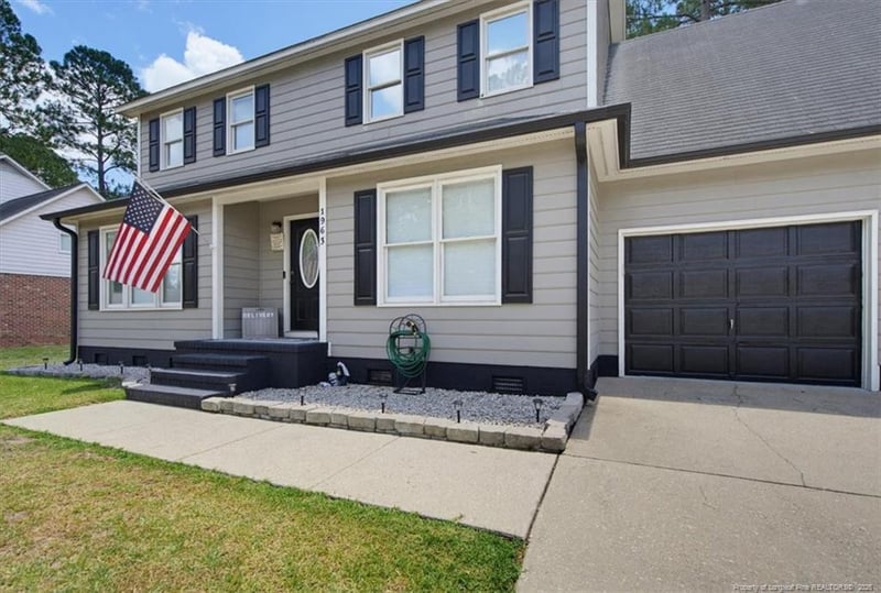 1963 Fairforest Dr, Fayetteville, NC 28304