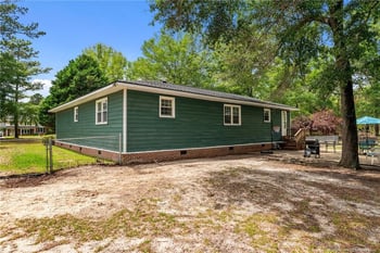 1963 Seabrook School Rd, Fayetteville, NC 28312