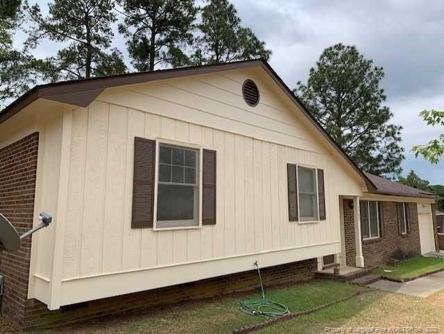 1963 Windlock Dr, Fayetteville, NC 28304
