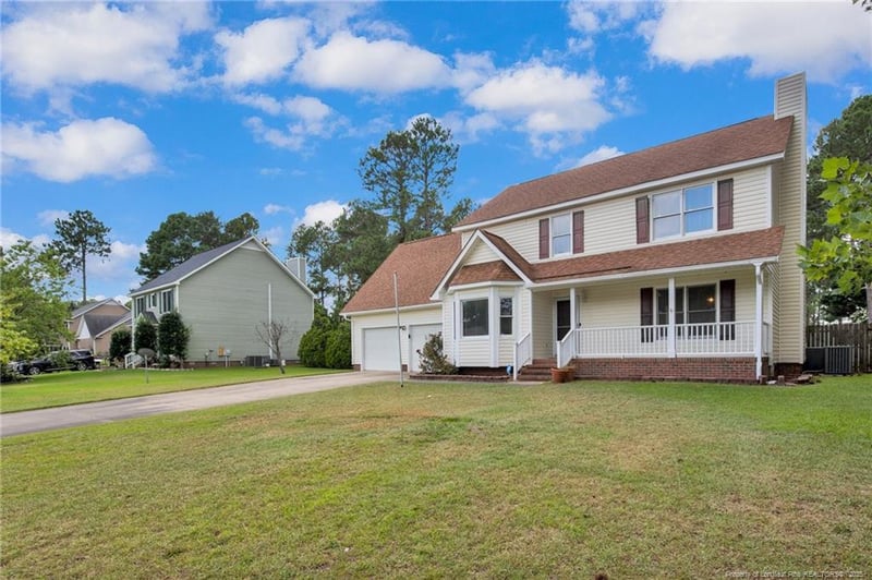 1968 Oakview Dr, Fayetteville, NC 28304