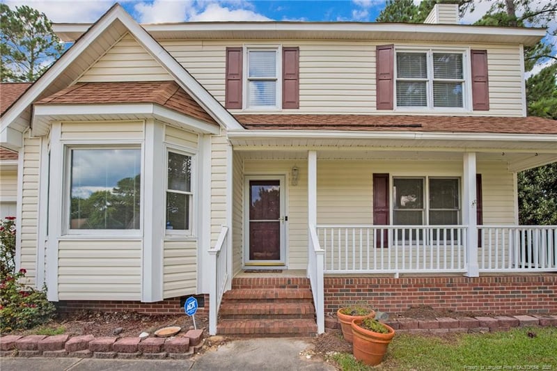 1968 Oakview Dr, Fayetteville, NC 28304