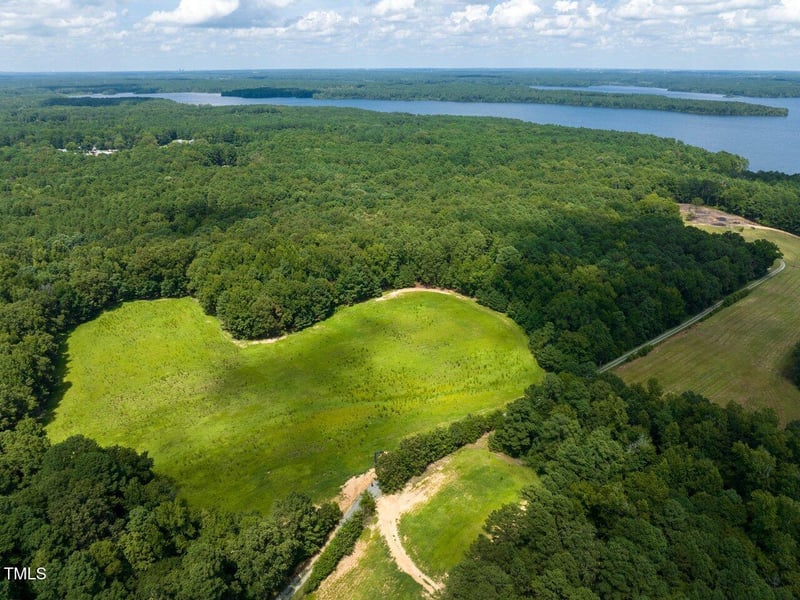 197 Lakeside Dr, Chapel Hill, NC 27517