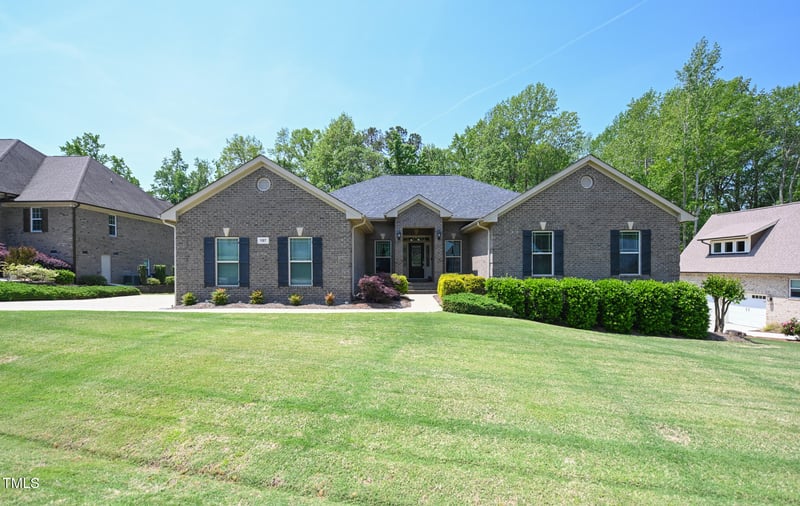 197 Paige Wynd Dr, Angier, NC 27501