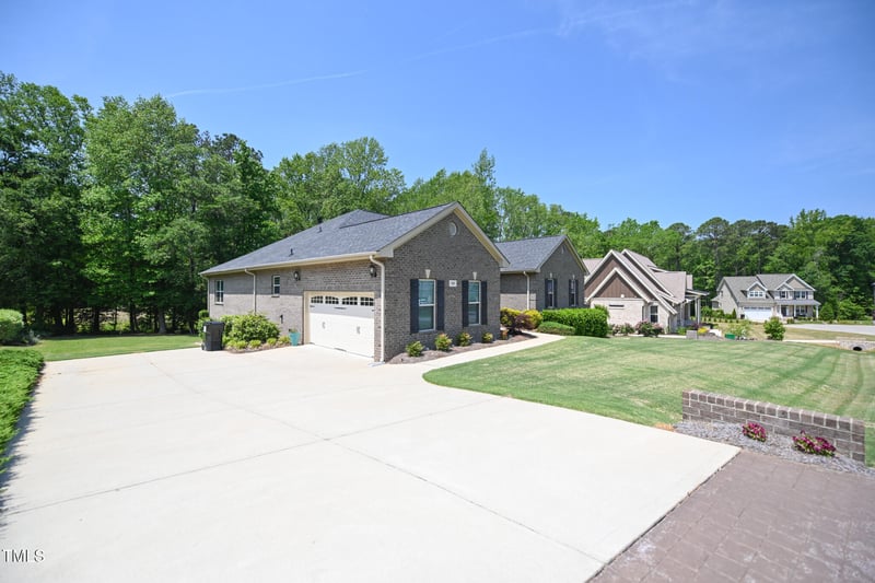 197 Paige Wynd Dr, Angier, NC 27501