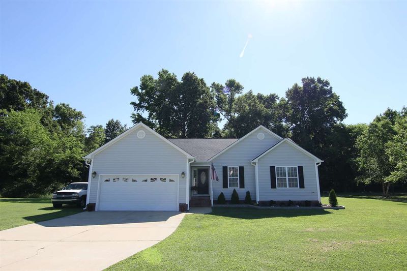 198 Sunset Pointe Dr, Clayton, NC 27520