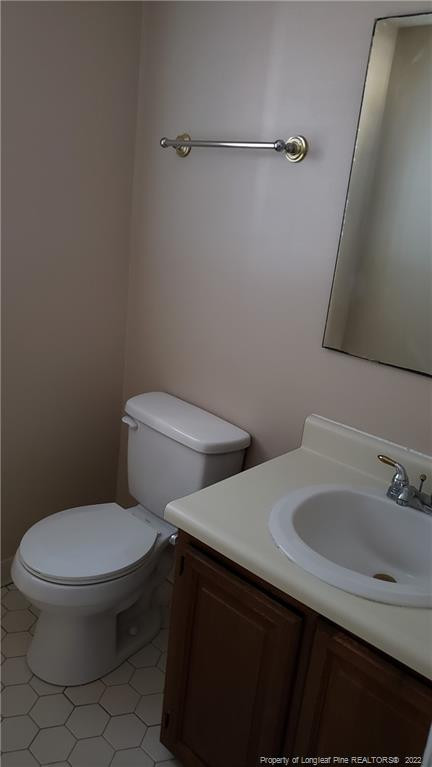 1987 Fairforest Dr, Fayetteville, NC 28304