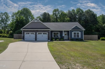 199 Courtney Ln, Dunn, NC 28334