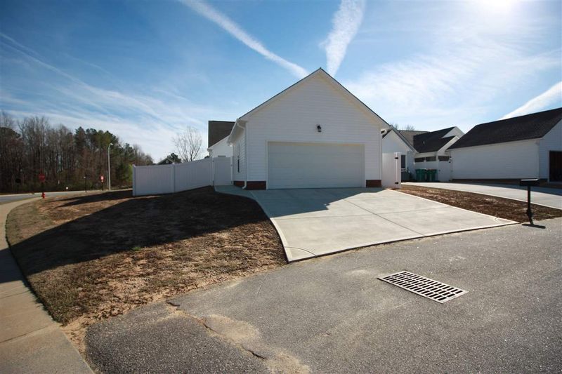 199 E Moss Creek Dr, Clayton, NC 27520