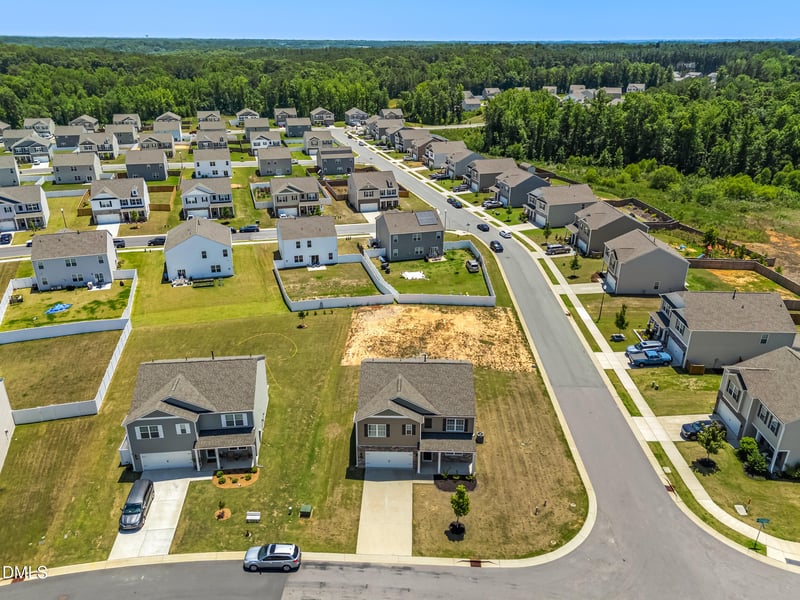 199 Pecan Grove Ln, Fuquay Varina, NC 27526
