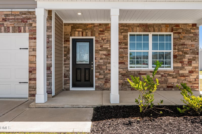 199 Pecan Grove Ln, Fuquay Varina, NC 27526