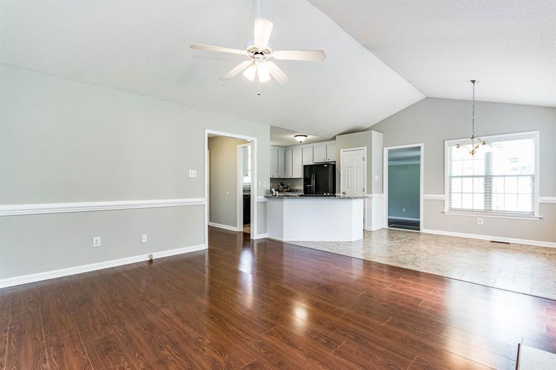 199 Ridge Way Ln, Clayton, NC 27520