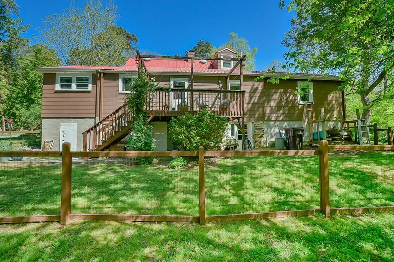 199 W Salisbury St, Pittsboro, NC 27312