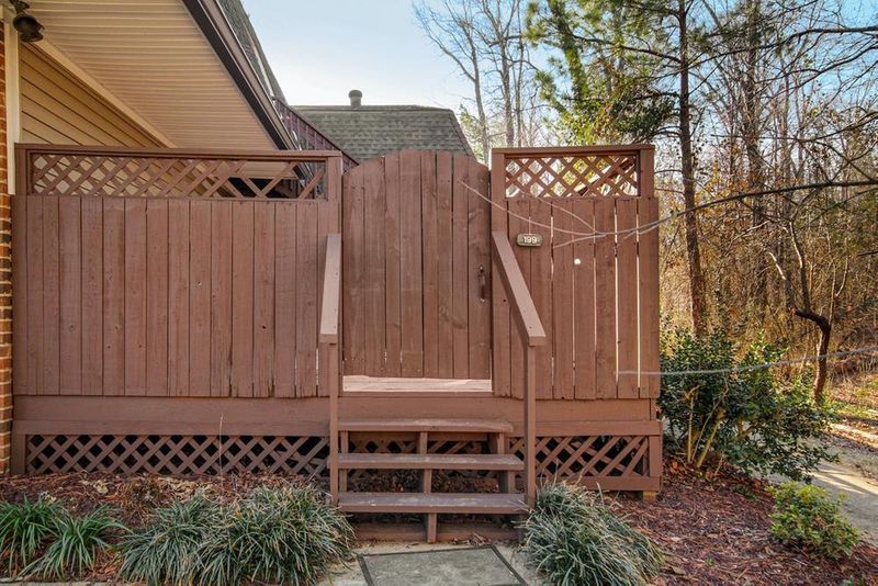 199 Summerwalk Cir #199, Chapel Hill, NC 27517