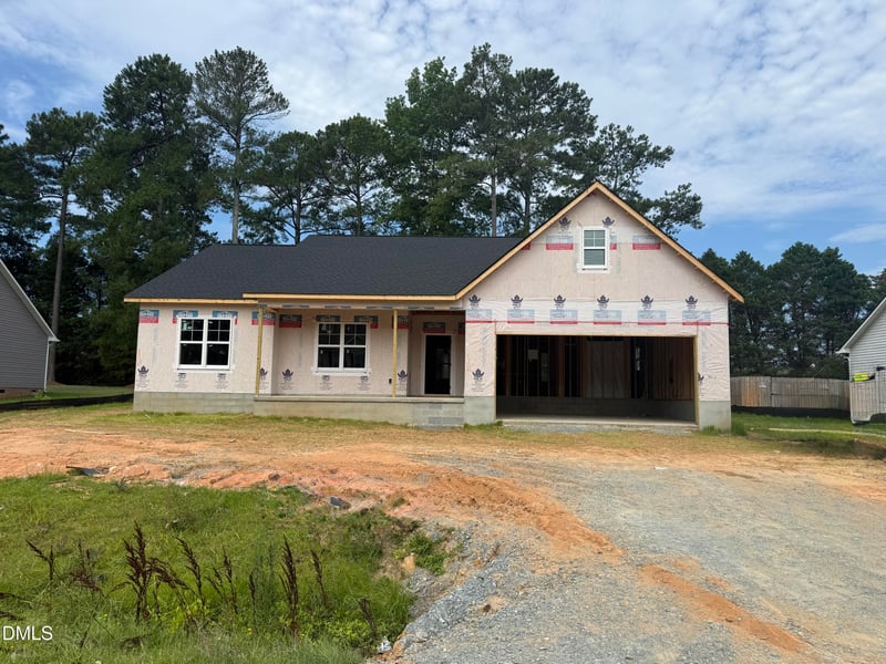 199 Waters Edge Dr, Erwin, NC 28339