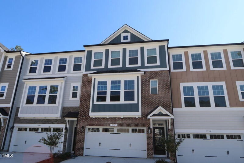 1992 Chipley Dr, Cary, NC 27519