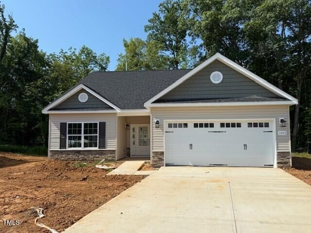 1995 Meadowview Dr, Graham, NC 27253