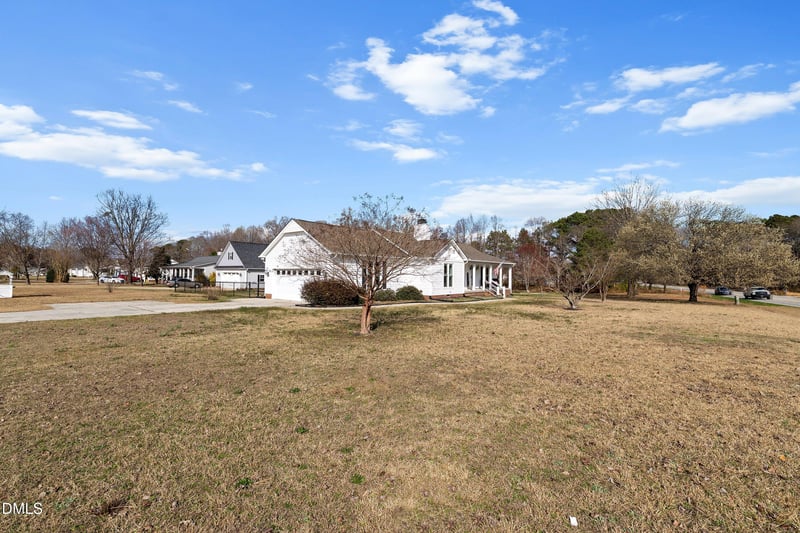 1998 Woodstone Dr, Clayton, NC 27527