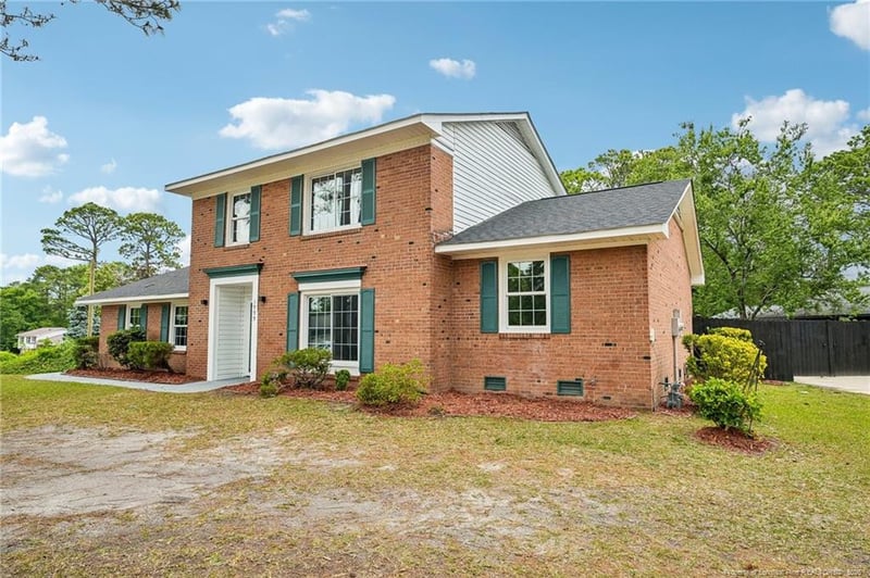 1999 Westcliff Rd, Fayetteville, NC 28304