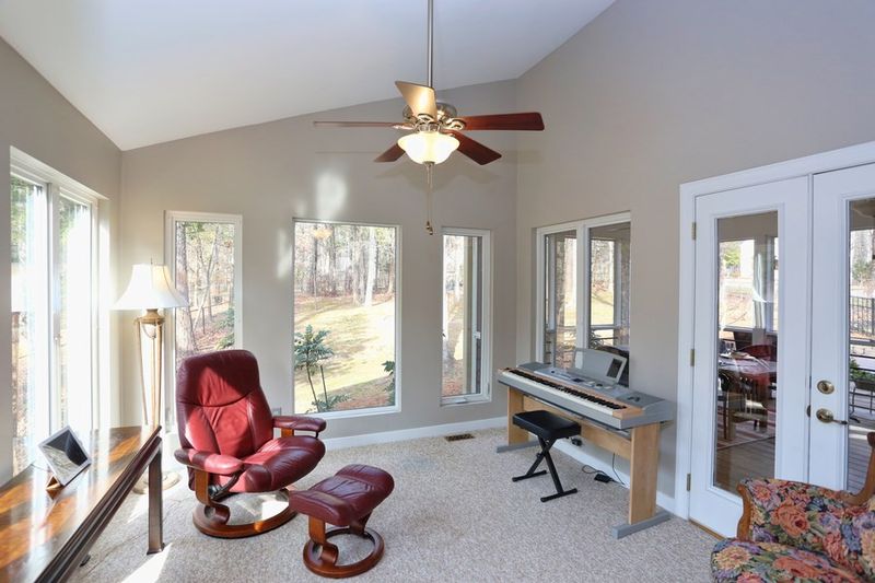 2 Barwinds Cir, Durham, NC 27713