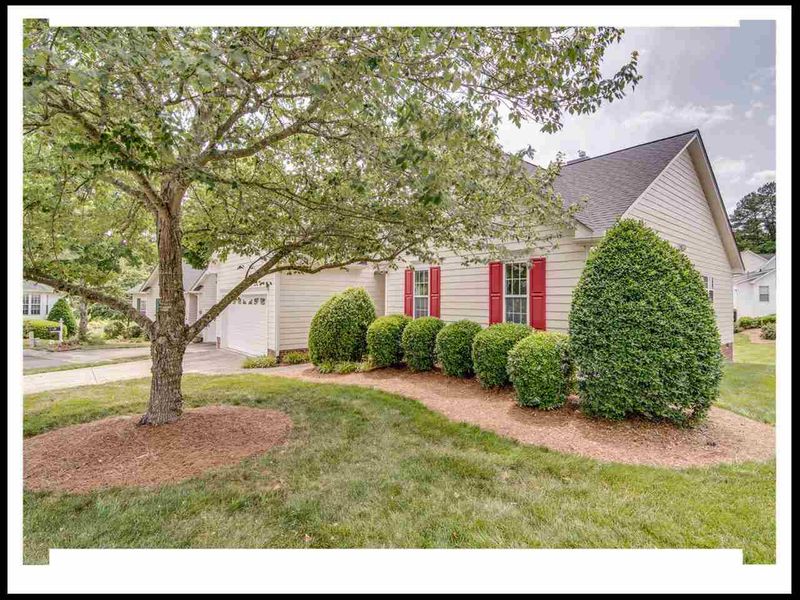 2 Bethany Pl, Durham, NC 27712