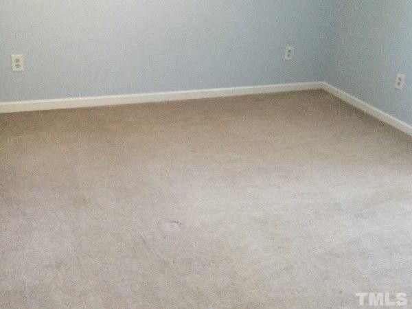 2 W Canterbury Cir, Wendell, NC 27591