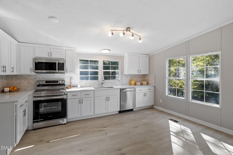 2 Christopher Dr, Sanford, NC 27332