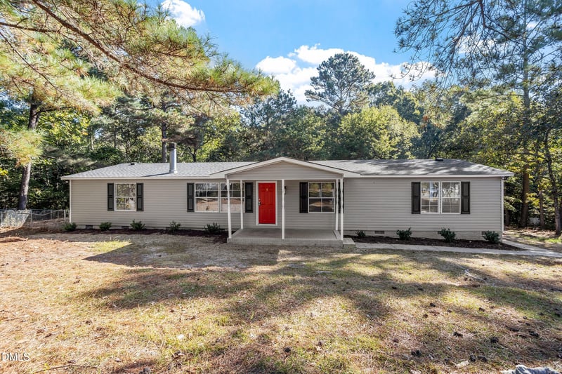 2 Christopher Dr, Sanford, NC 27332