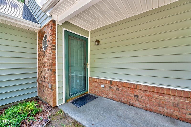 2 Donnelly Ct, Durham, NC 27713