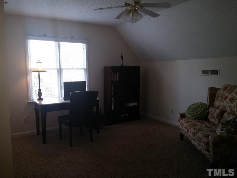 2 Fircrest Ct, Durham, NC 27703