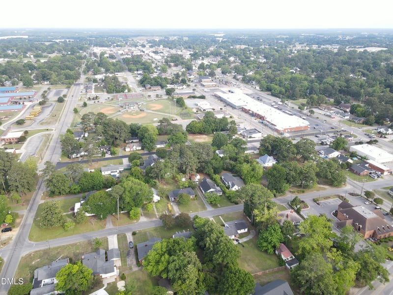 2 Four Oaks Pl, Dunn, NC 28334