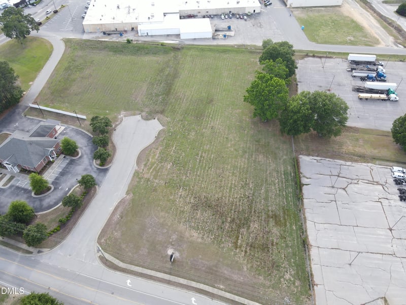 2 Four Oaks Pl, Dunn, NC 28334