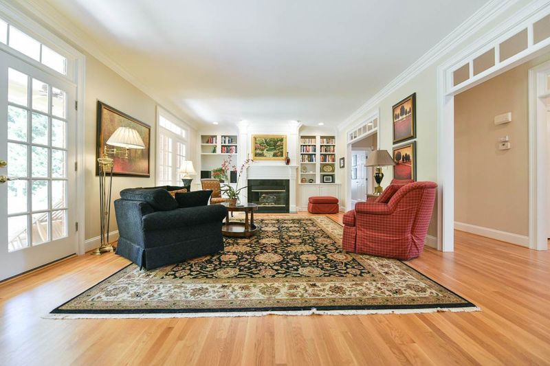 2 Goldenrod Pl, Durham, NC 27705