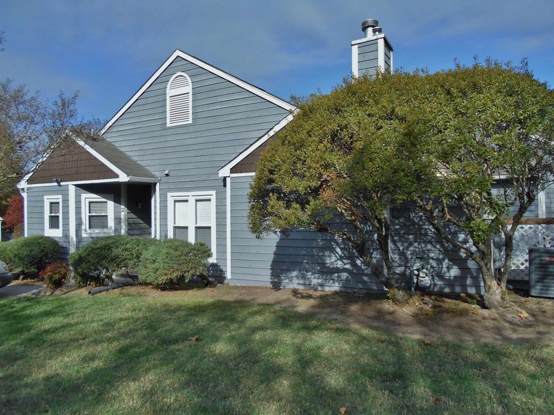 2 Hickorywood Sq, Durham, NC 27713