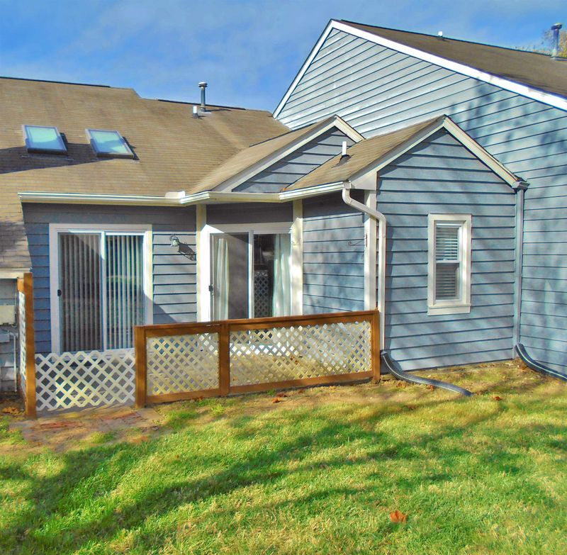2 Hickorywood Sq, Durham, NC 27713