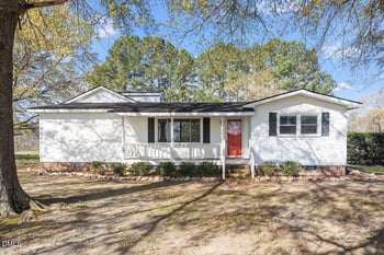 2 Howard Tant Rd, Zebulon, NC 27597